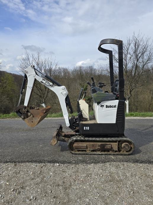 B9000T5.jpg Mini-pelle Bobcat E10 – 2017 – 1,2T - Imagen 1
