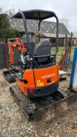 Mini-pelle Hitachi 17U – 2023 – 223 h, 1,8T